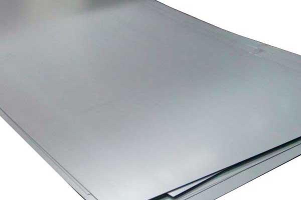 Chapas de zinco: descubra por que esse material é essencial para seu projeto